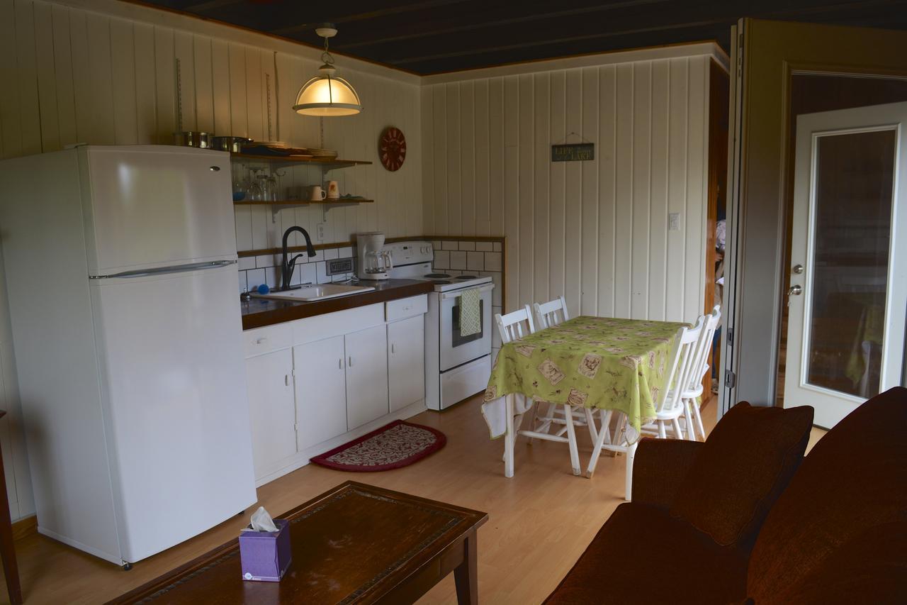 Cherry Cove Cabins Villa Kaslo Exterior foto